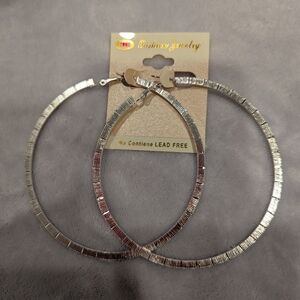 ❄️❄️ 5/$20❄️❄️ NWT Fashion Jewelry Large Silver Tone Hoop Pierced Earrings 3.5"